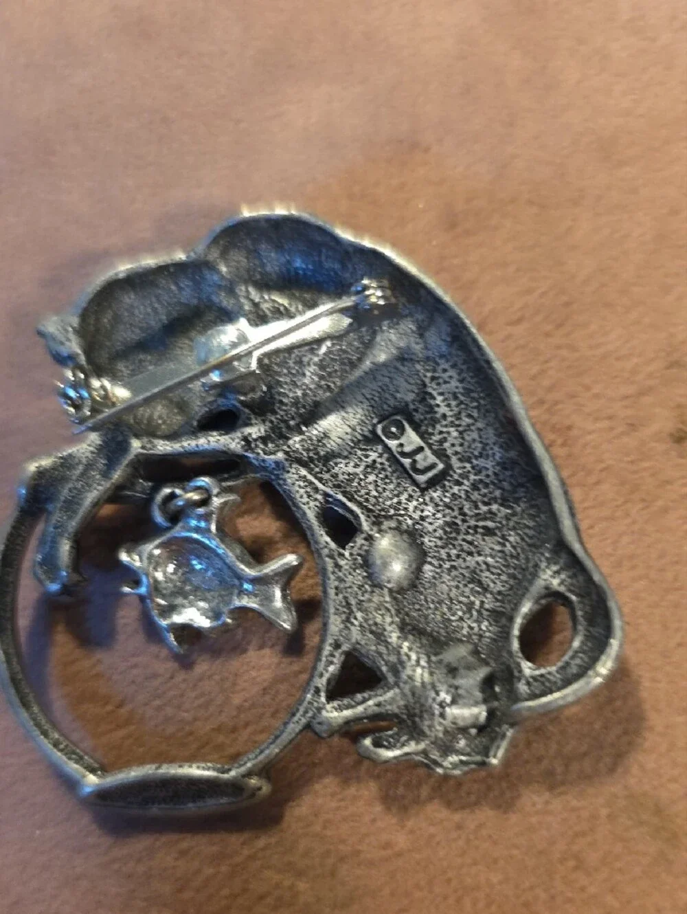 VTG JJ Jonette Jewelry Pewter Cat & Fish Bowl Dangling Charm Brooch Pin
